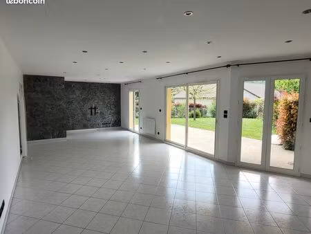 t3 (82m2) avec grand jardin