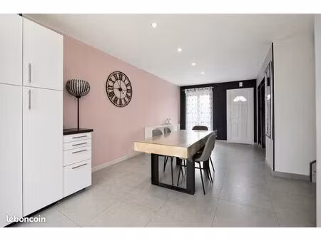 maison familiale avec terrasse & piscine