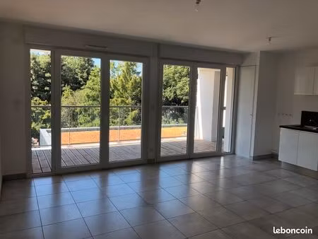 appartement t3 de 66 54 m² avec terrasse