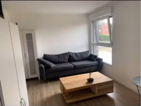 grand studio meublé