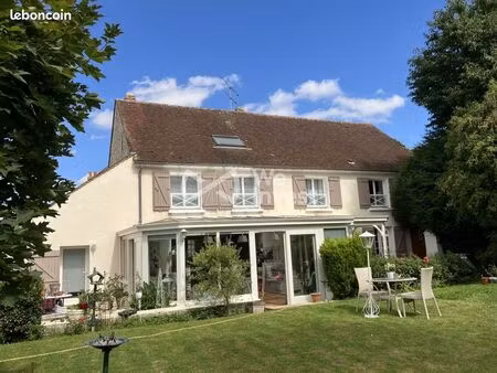 maison 8 pièces 240 m²