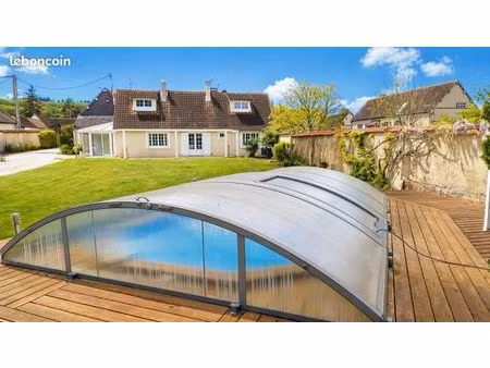 maison de charme à marcilly-sur-eure avec piscine sur terrain de 4000 m²