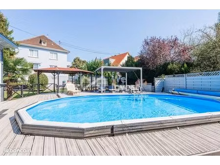 propriété 6 pièces 193 m²