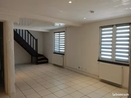 loue appartement f3 à angeot