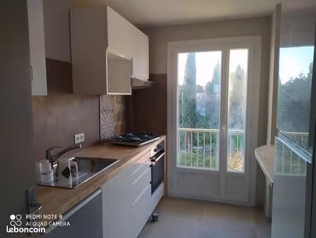 t3 meublé rénové – 64 m² – lumineux  traversant avec balcon  parking et cave – montpellier