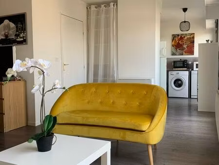 studio meublé avec balcon et parking