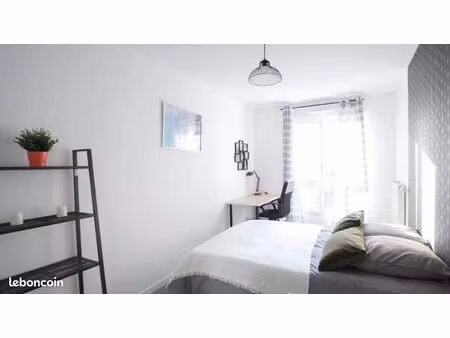 à louer – avignon intra-muros - charmant 2 pièces meublé  refait à neuf