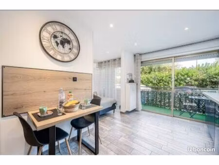 studio dispo 1er septembre à fin mai