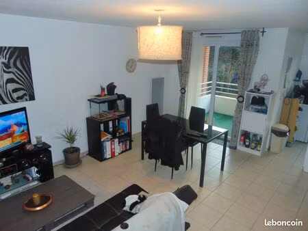 t2 au centre des sorinieres avec 1 place de prarking et balcon