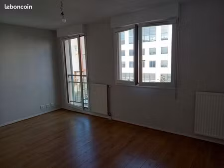 f1 à louer montigny le bretonneux