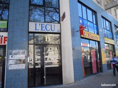 f2 à 5 min de la place de la comédie