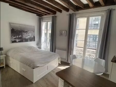 studio rénové et équipé