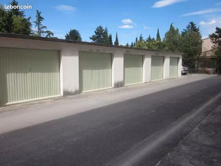 loue garage box 19m2 rdc