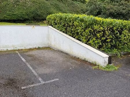 place de parking 5’ débarcadère evian