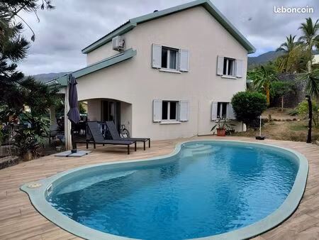 villa 5 pièces 125 m²