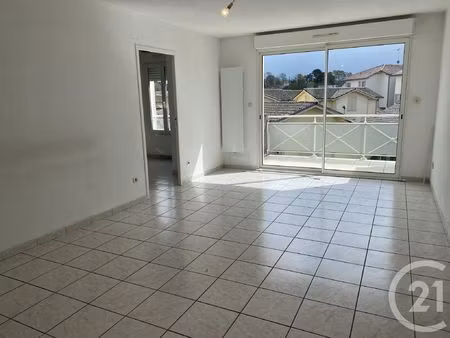 location appartement 3 pièces 60m² mont de marsan 40000