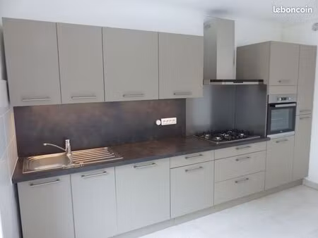 grand 3 pièces lumineux avec cave et grand garage