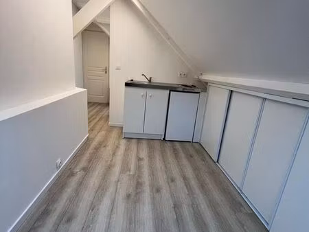 studio type chambre sous comble saint marc sur mer