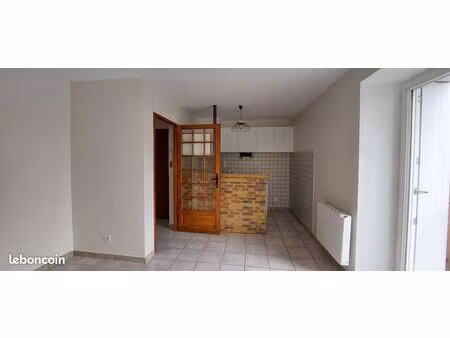 voiron centre-5mn de la gare t2 + cave