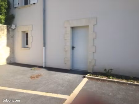 local 32m2 190 euro