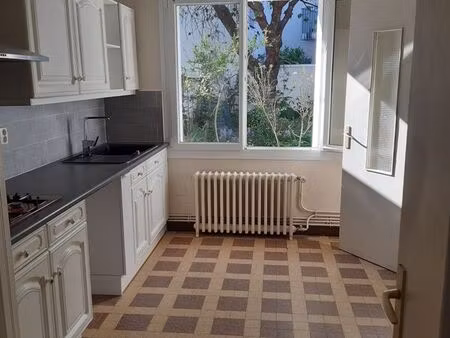 maison avec 3 chambres  jardin  la rochelle