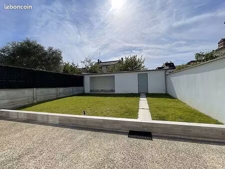 maison 8 pièces 322 m²