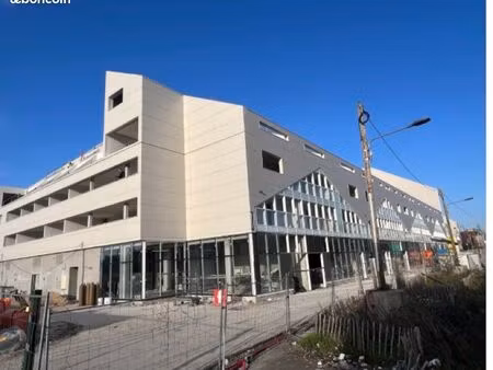 studio f1 bis terrasse quartier darwin