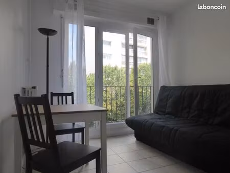 studio meuble 15 m2 proche rer