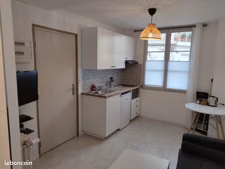 studio meublé équipé plein centre ville