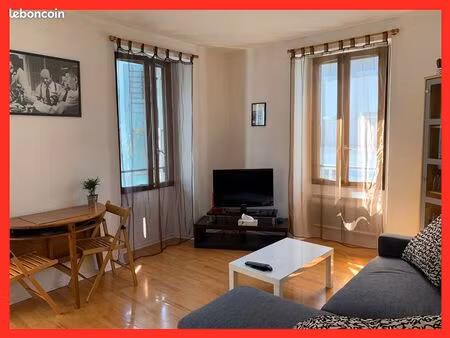 proche lac et débarcadère  evian centre  lumineux t2