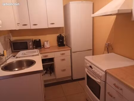 location studio meublé