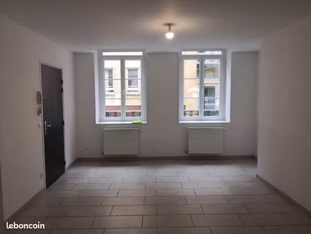 st omer centre appt t2  avec parking 470hc début mai