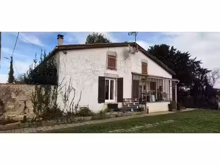 a saisir: maison ancienne avec piscine aux portes d'aulnay