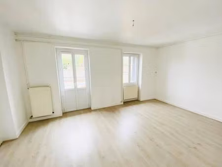 location appartement 4 pièces 71m² pierreclos 71960