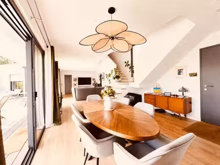 belle contemporaine 194m 2 . 5 suites parentales