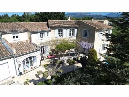 mas plein de soleil proche des commodites