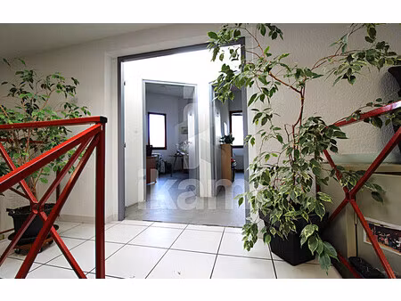 bureaux de 47 m² à portes les valence - 538 €