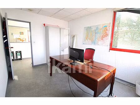 bureaux de 59 m² à portes les valence - 630 €