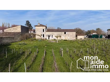 belle maison en pierre de 200m² + grenier et garages sur 7000m?