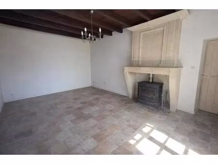 ensemble immobilier : maison 90 m²  2e bâtisse 83 m²  grande remise 51 m²  garage et terra