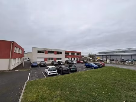 location local d'activités 650 m²