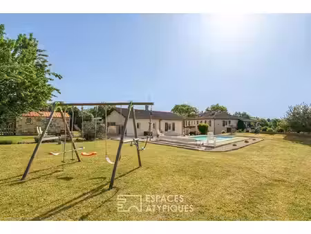 une propriété  deux ambiances... et la nature autour