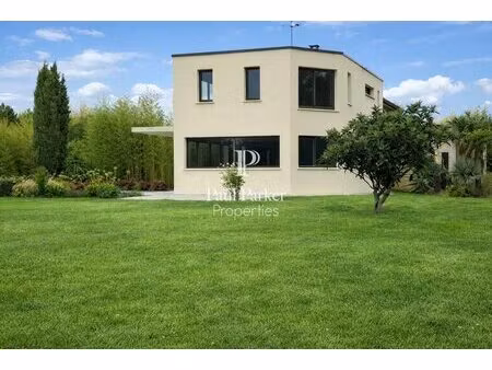 villa d'exception montpon ménestérol 7 piéces  piscine  6400 m² de terrain