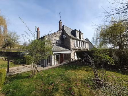 vente maison 8 pièces 188 m² à laguiole (12210)  260 000 €