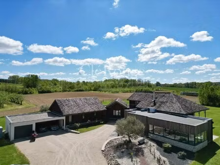 10 minutes d’eymet - superbe maison d’architecte avec piscine intérieure