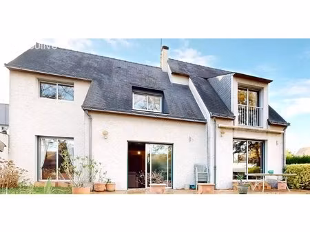 maison familiale au cœur de sautron – vie tout à pied & jardin sans vis-à-vis