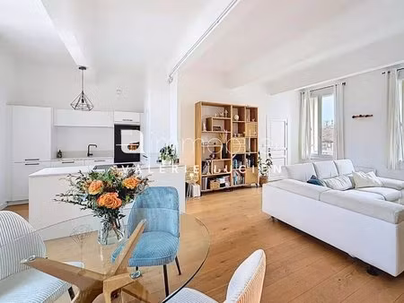 appartement rénové avec luminosité et box – cœur de saint-rémy-de-provence