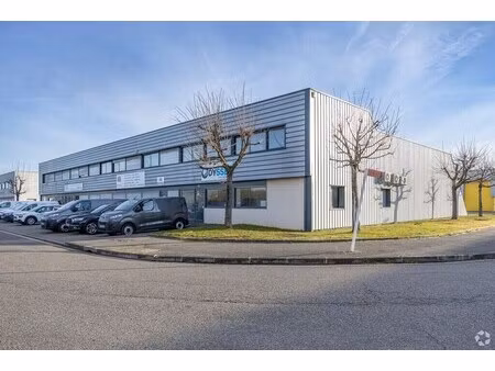 location local d'activités 430 m²
