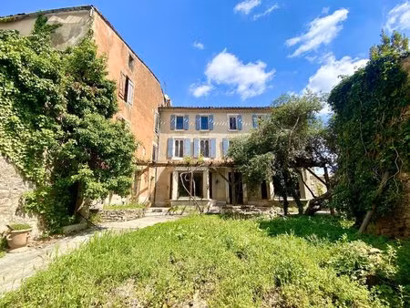 elégante maison de caractère à rehabiliter