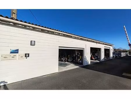 angliers ;garage 97 m2 avec carport